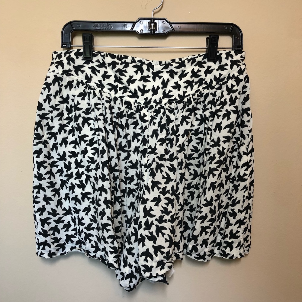 Anthropologie leifnotes bird culottes shorts flowy pockets novelty print